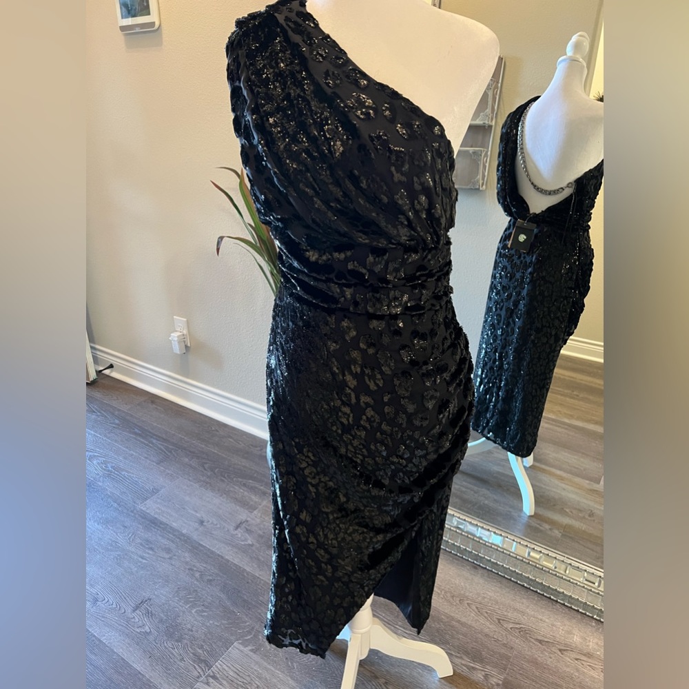 DUNDAS x REVOLVE Hendrix Midi Dress in Black - Picture 9 of 15